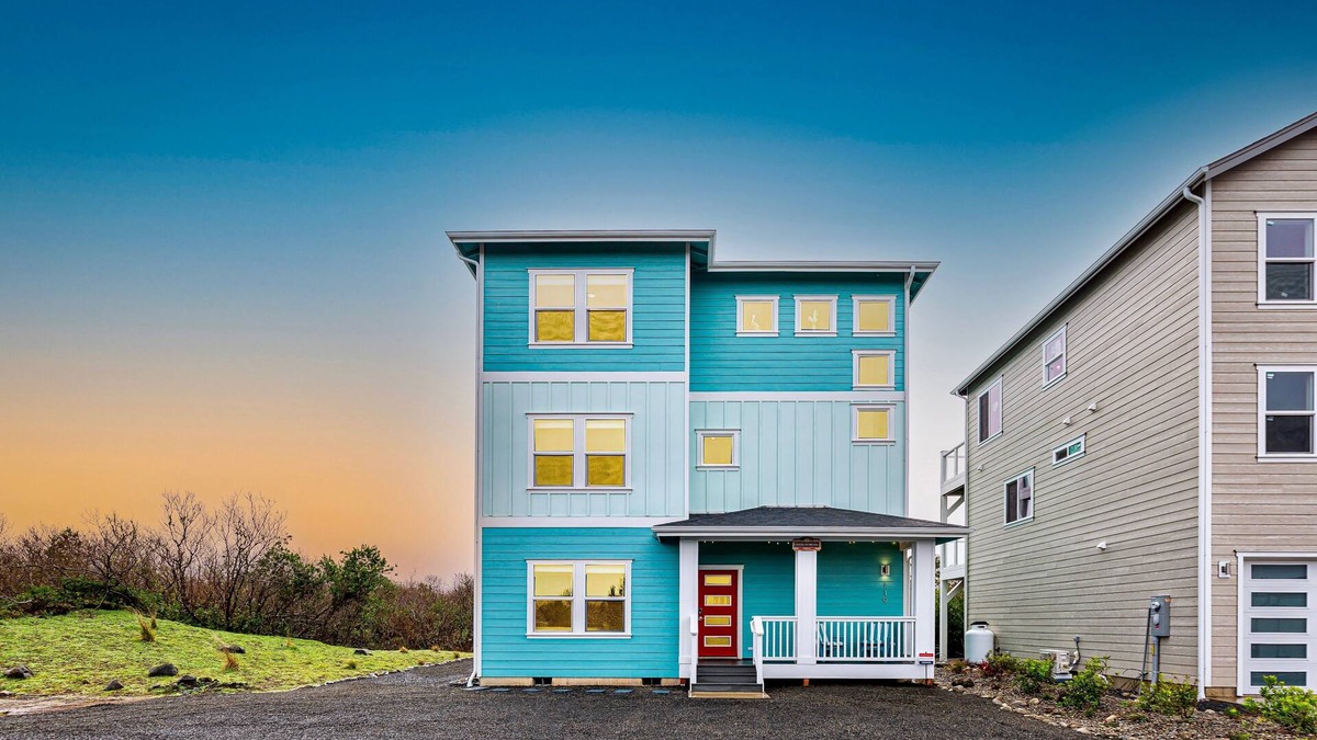 Ocean Shores House | Cinema By The Sea - Oyhut Bay Seaside Village