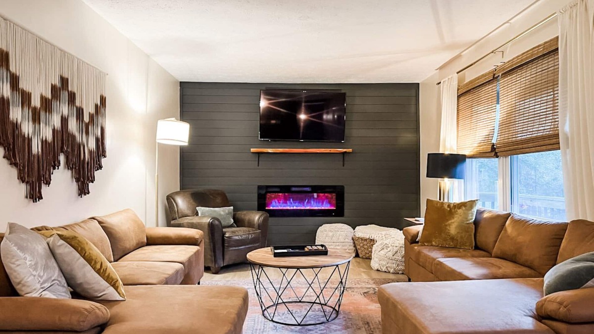 Pine Mountain House | Cinema Under The Stars - Walk To Callaway Gardens
