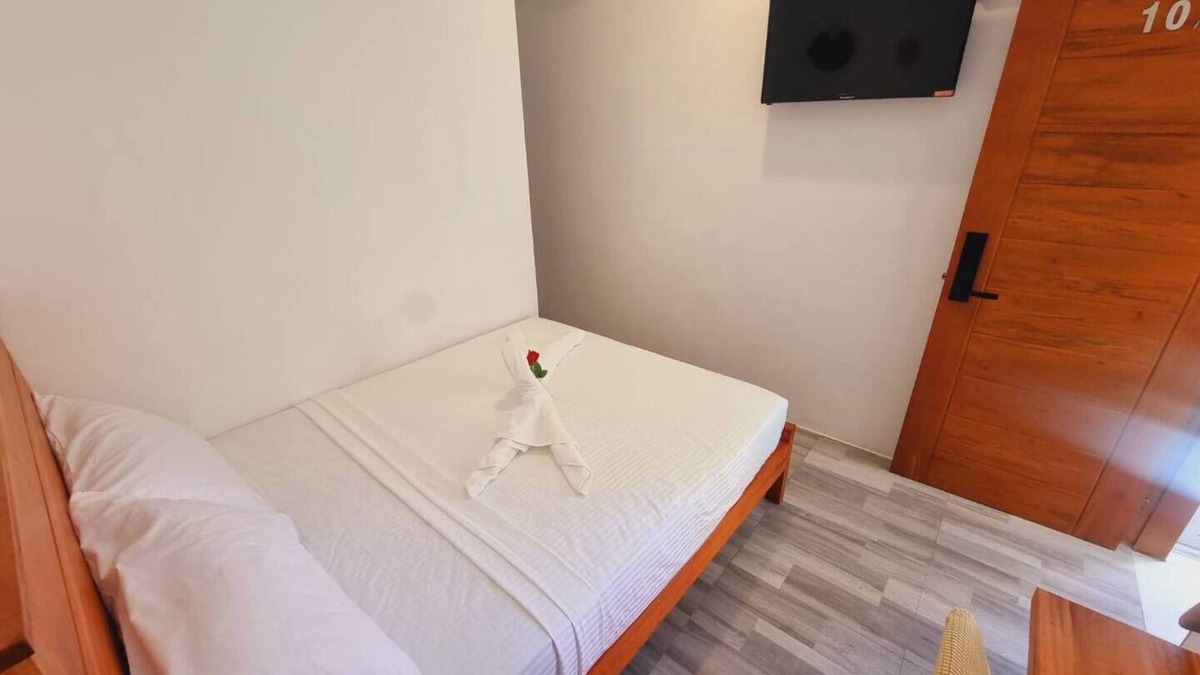 Boracay Island Apartment | CiNta Hotel - Double Room without Balcony