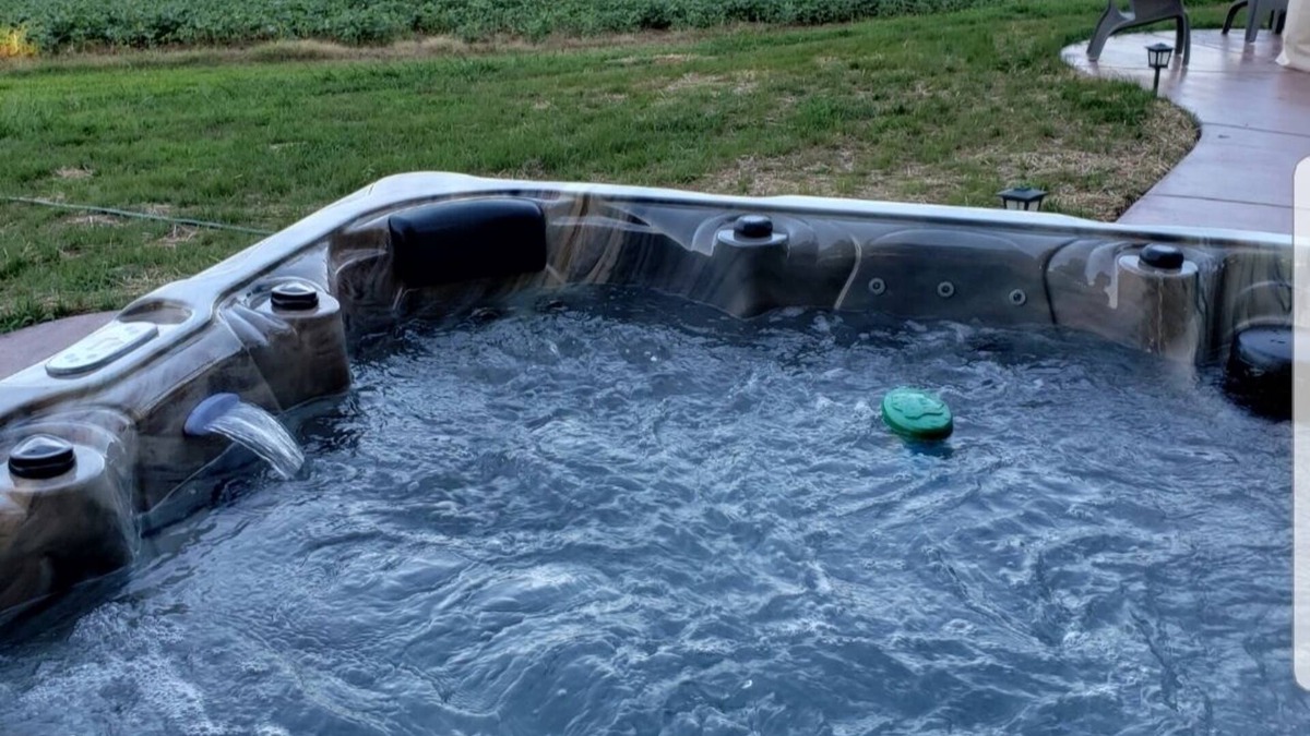 Winchester Other | Circle E,Lake,Caverns,Sewanee &Jack Daniel’s close by with a jacuzzi waiting