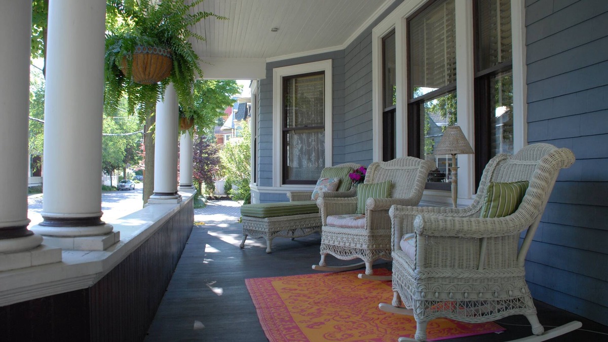 Saratoga Springs Bed & Breakfast | Circular Manor Bed and Breakfast