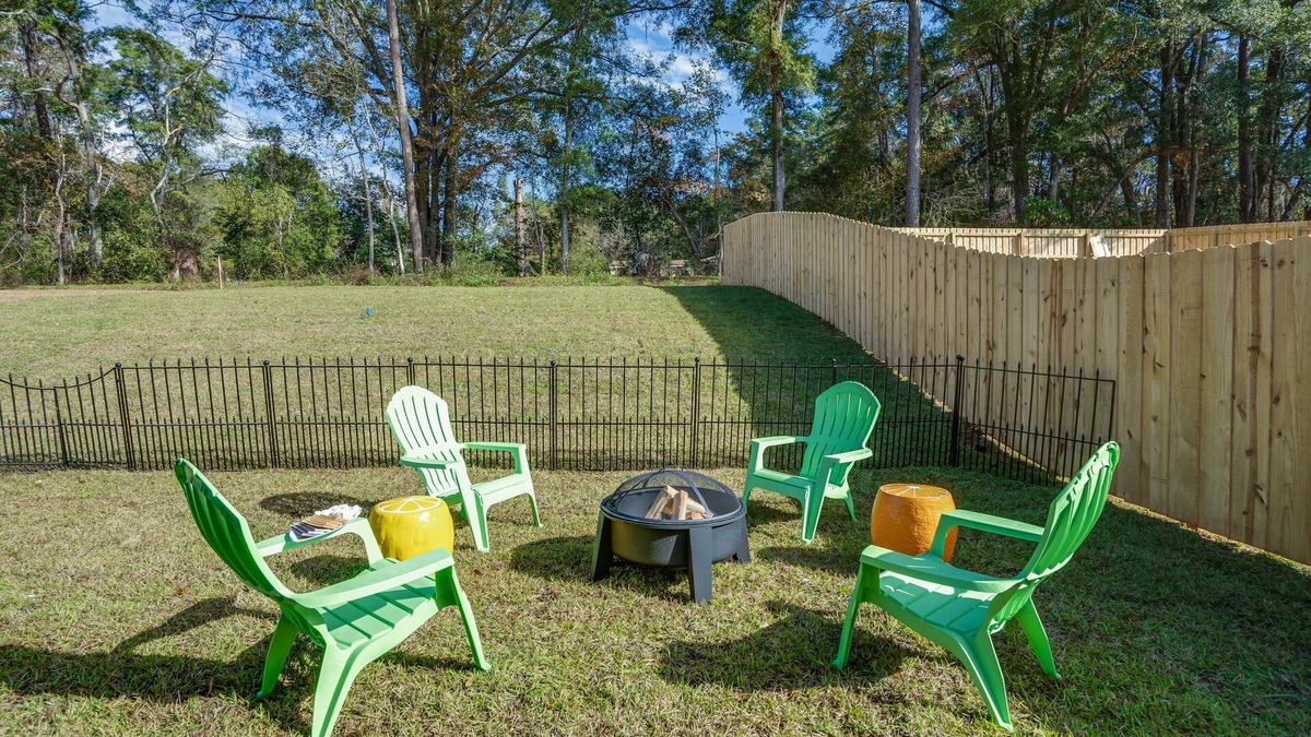 Tallahassee House | Citrus Cottage: Comfy - Hwy 10 - Peaceful Retreat