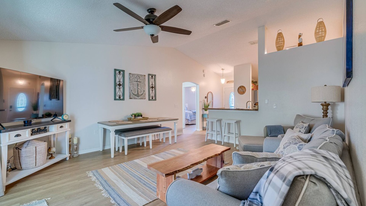 Citrus Springs House | Citrus Springs Retreat w/Grill & Screened Porch!