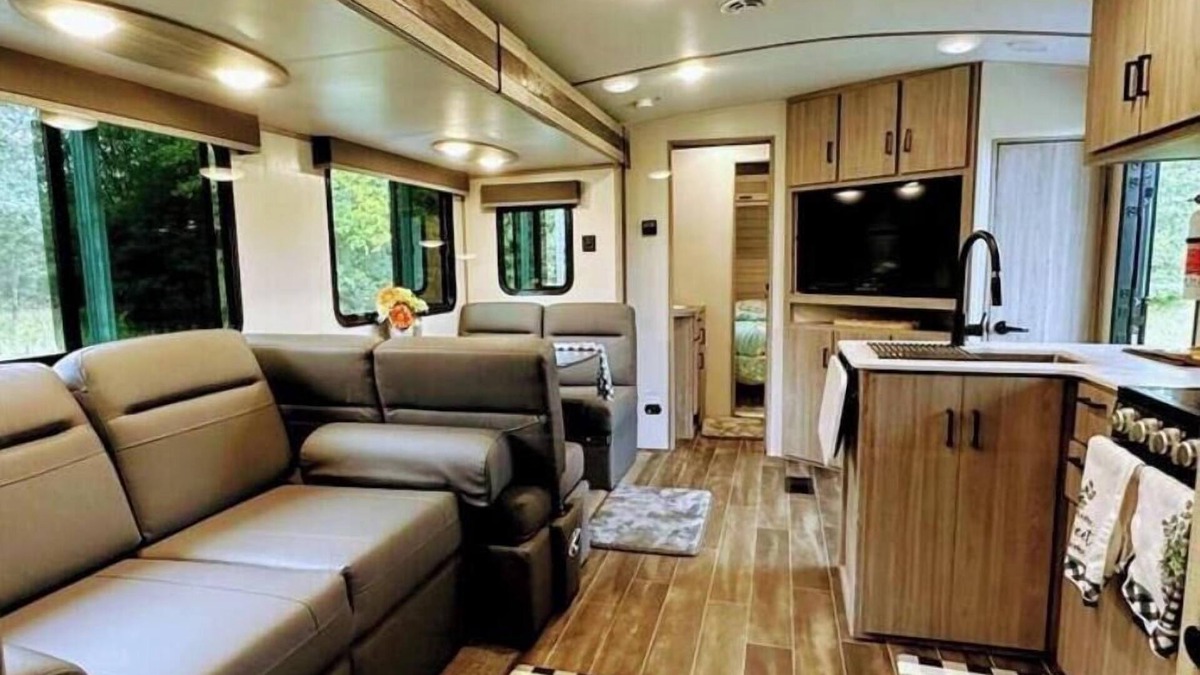 Goldston House | City-Accessible Camper