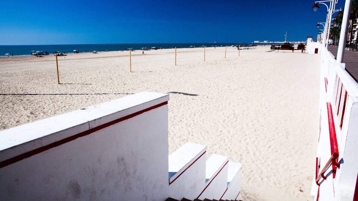 Cadiz Apartment | City apartment Cádiz near beach (330 m). Free WIFI.