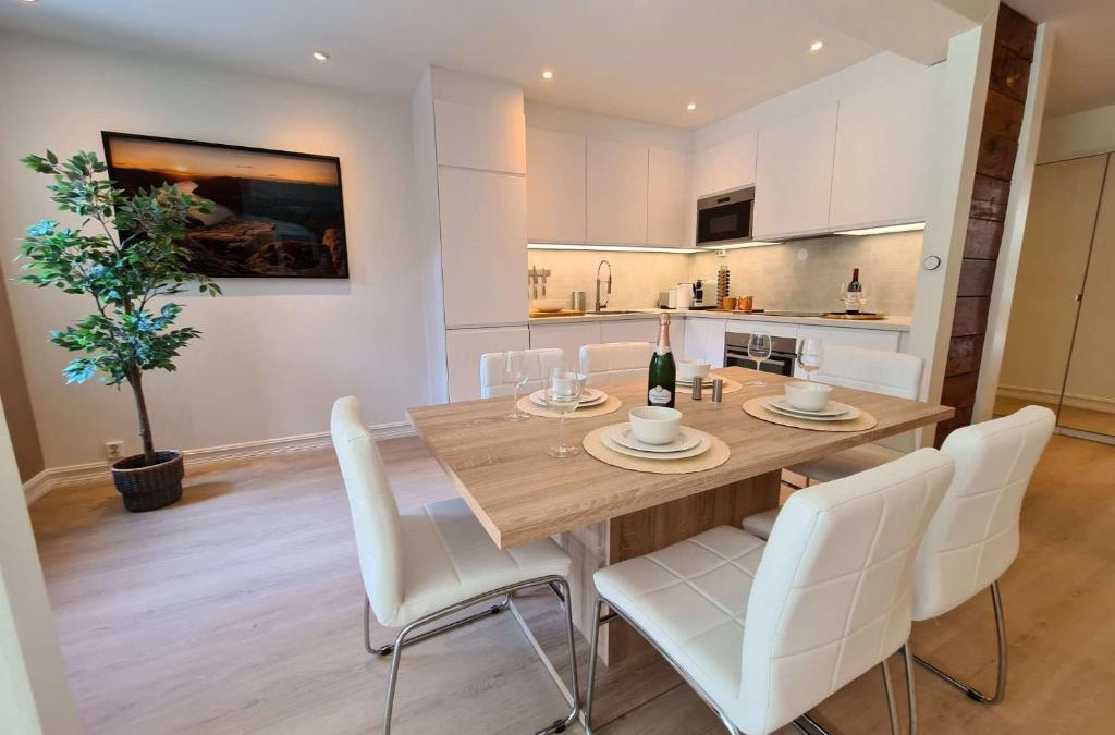 Stavanger Apartment | City Center Charm in Exclusive Eiganes - Modern & Spacious