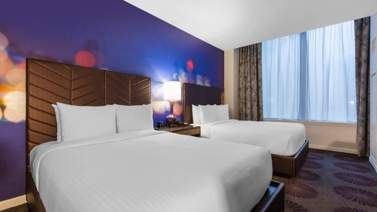 Streeterville Hotel | City Center Luxury, Double Queen - The Chicago Hotel Collection Mag Mile