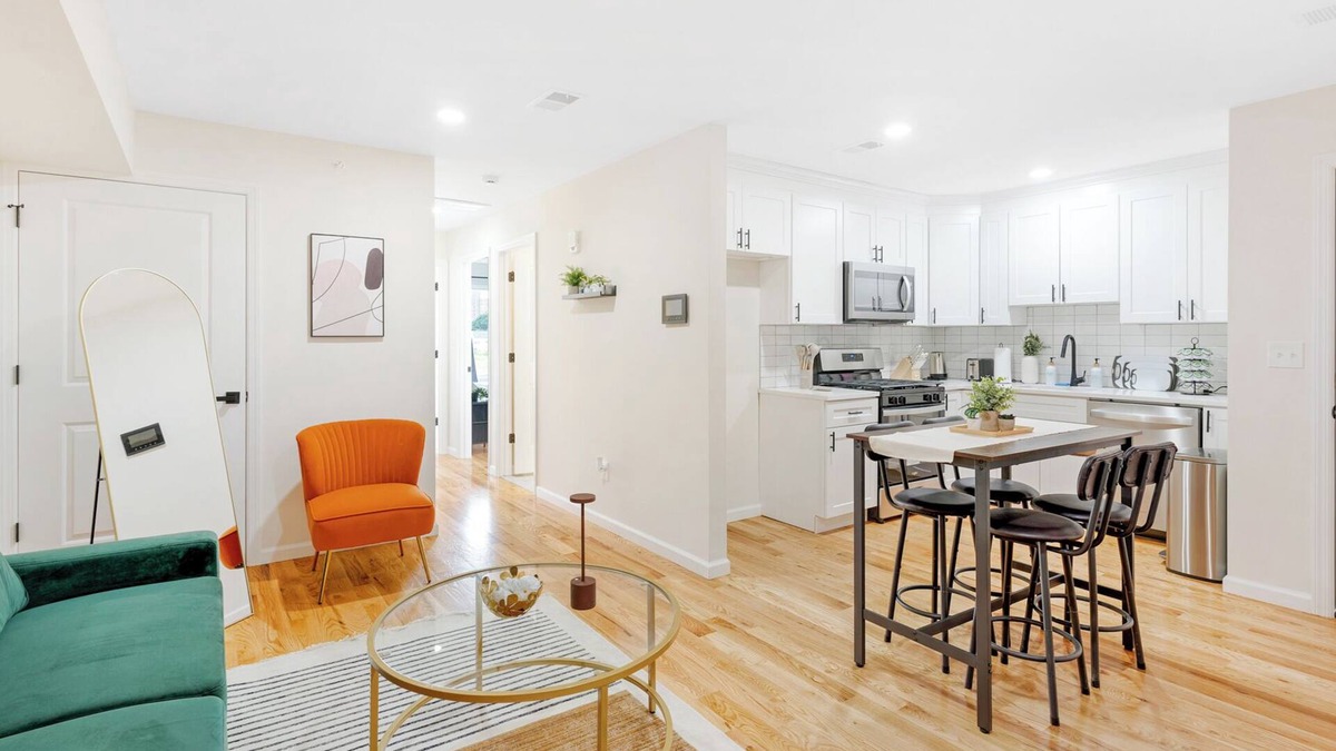 Ampere Bed & Breakfast | City Center Oasis Newark