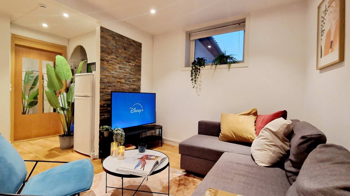 Bergen City Centre Apartment | City center retreat with king bed