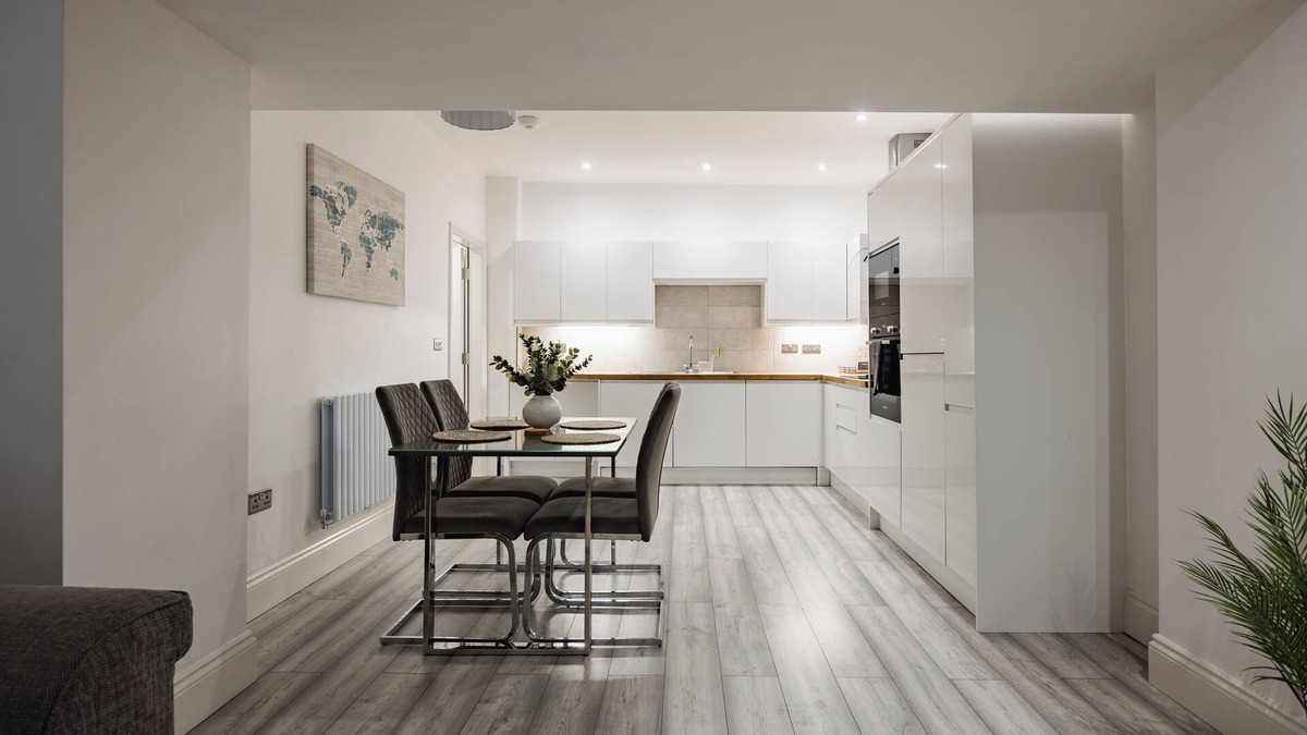 Hull Old Town Apartment | City Centre Luxury Spacious Apartment