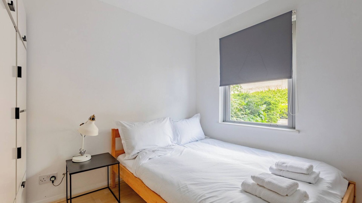 Spitalfields Apartment | City-Connected 3BD Flat, Heart of East London