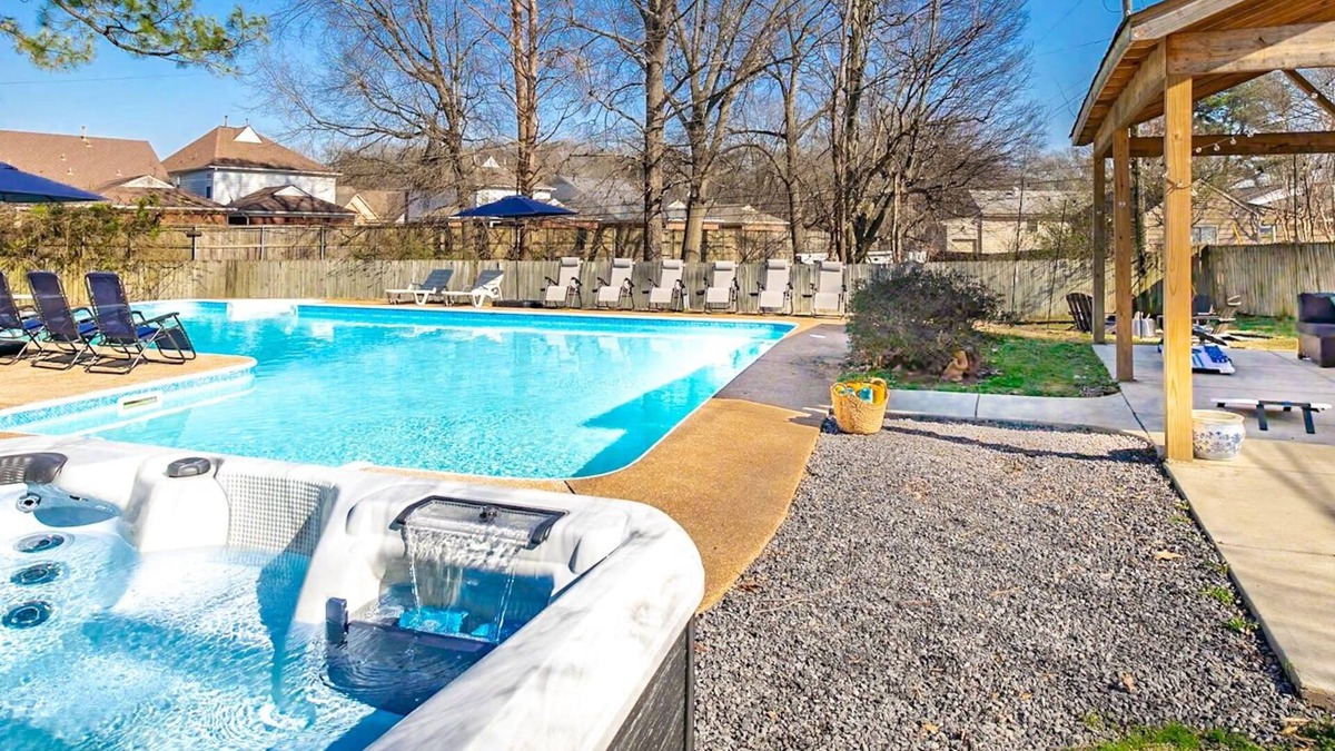 East Memphis House | City escape w/heated pool and outdoor fun