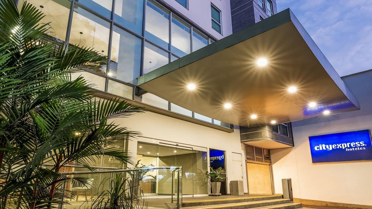 Cali Hotel | City Express Plus by Marriott Cali Colombia
