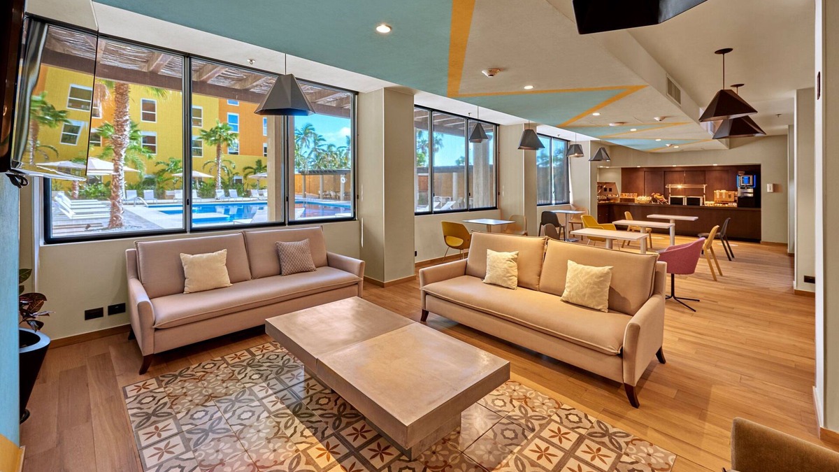 Los Cabos Hotel | City Express Plus by Marriott Cabo San Lucas