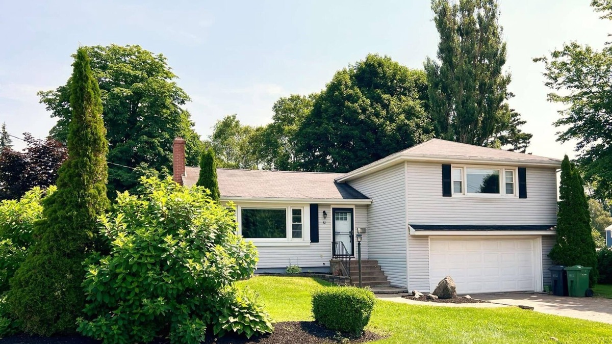 Charlottetown House | City Family Escape - Spacious 4-Bedroom within walking distance of Victoria Park