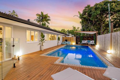 Manunda House | City Haven - A Slice of Paradise Fringing the CBD