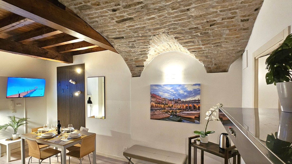 Desenzano del Garda City Centre Apartment | City Heart Cozy apartment In old town Desenzano