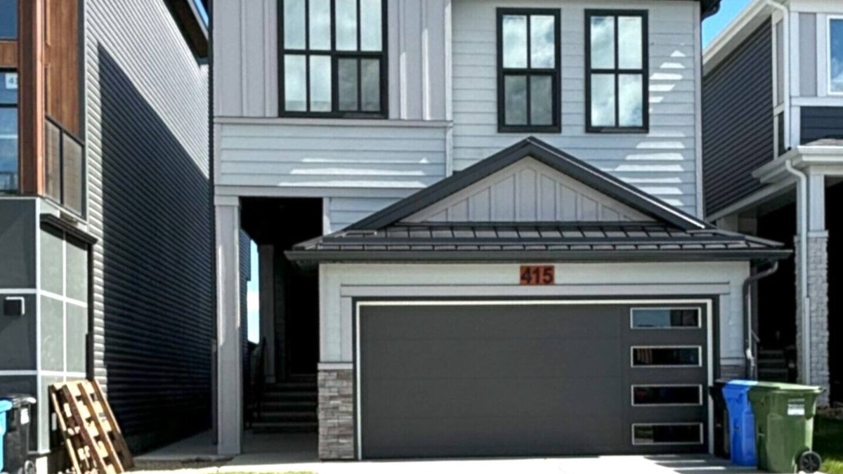 Keith House | City Living with easy access to the mountainsnAn hour away from Banff
