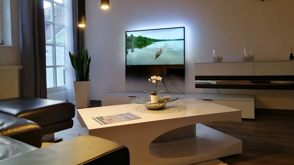 Waggershausen Apartment | "City Loft Meersburg" - modern maisonette in 2nd row from the lake