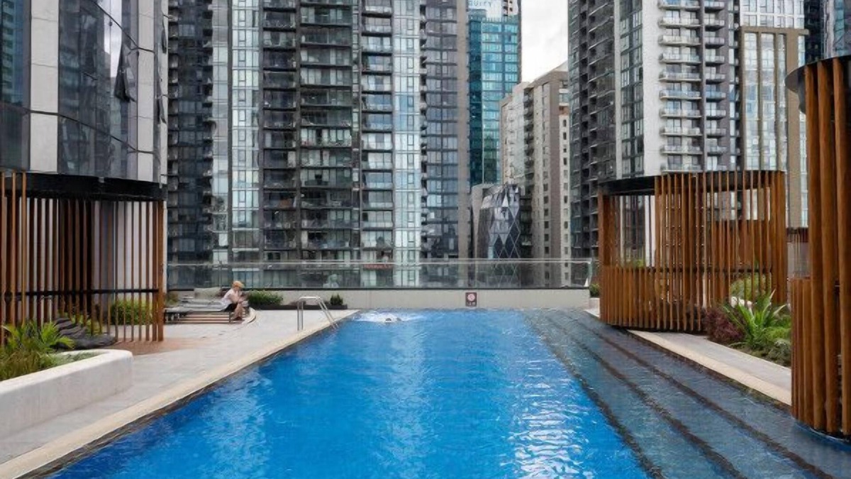 Southbank Apartment | City Lookout with Amenities