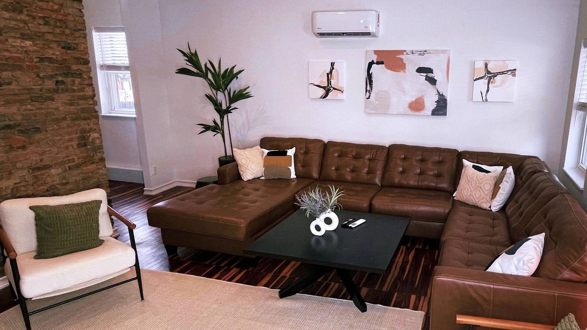 Central Business District Apartment | City Luxury @ Smart Pricing + Parking + Family-Friendly