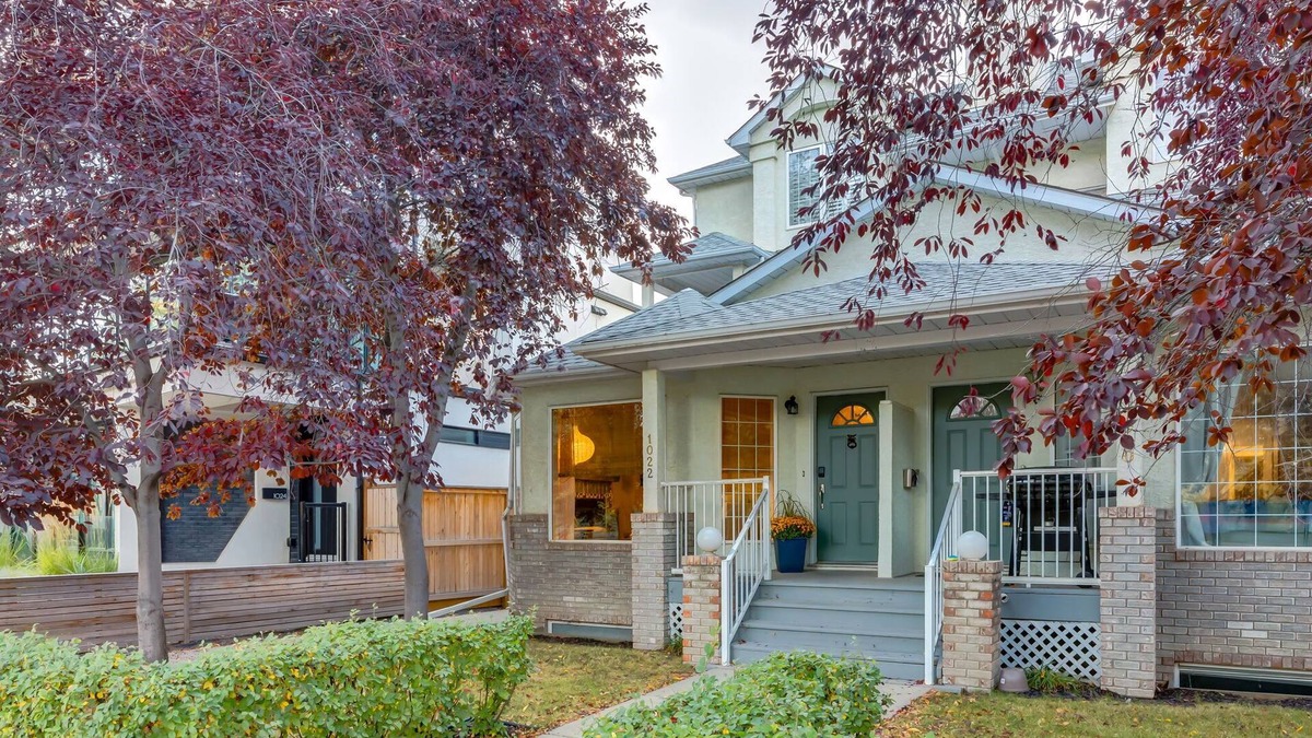 Sunnyside Apartment | City Nest Steps to Kensington, Bow River DT