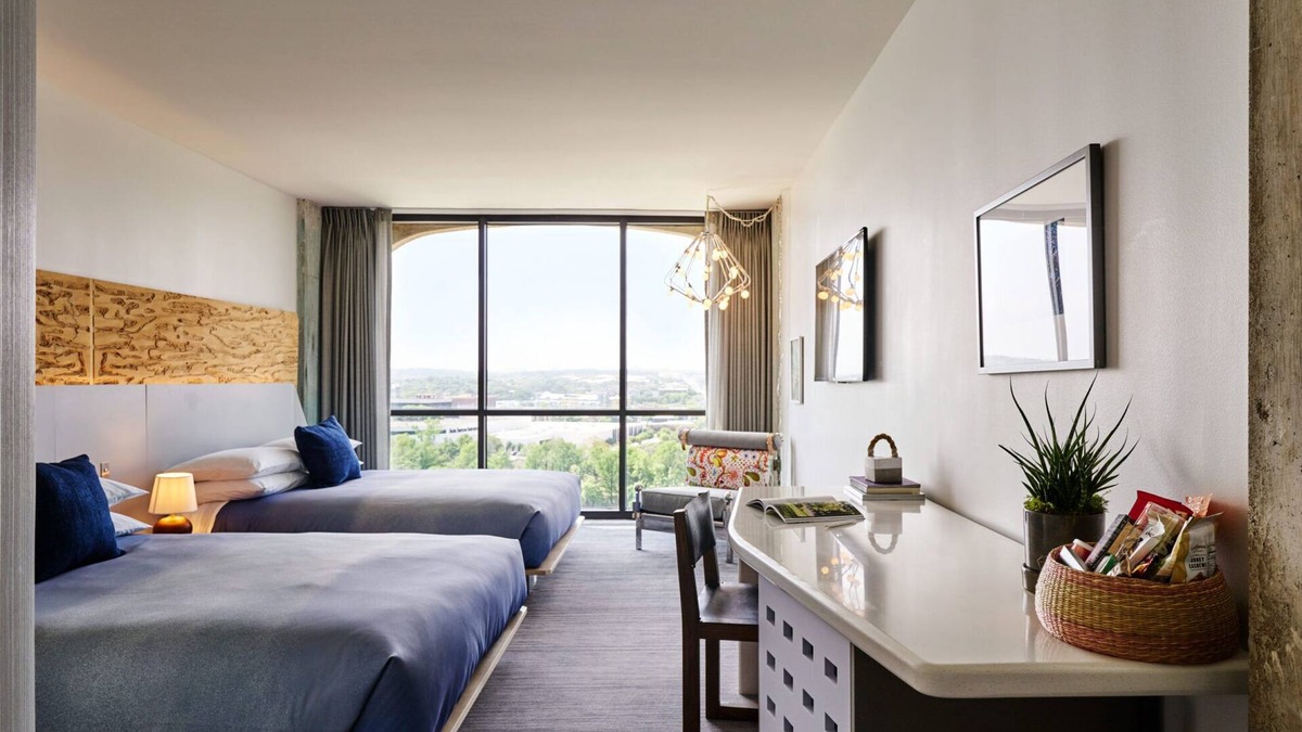 Congress Avenue Historic District Hotel | City Oasis Bliss, Austin Serenity Awaits, 2 Pet-Friendly Units, Pool!