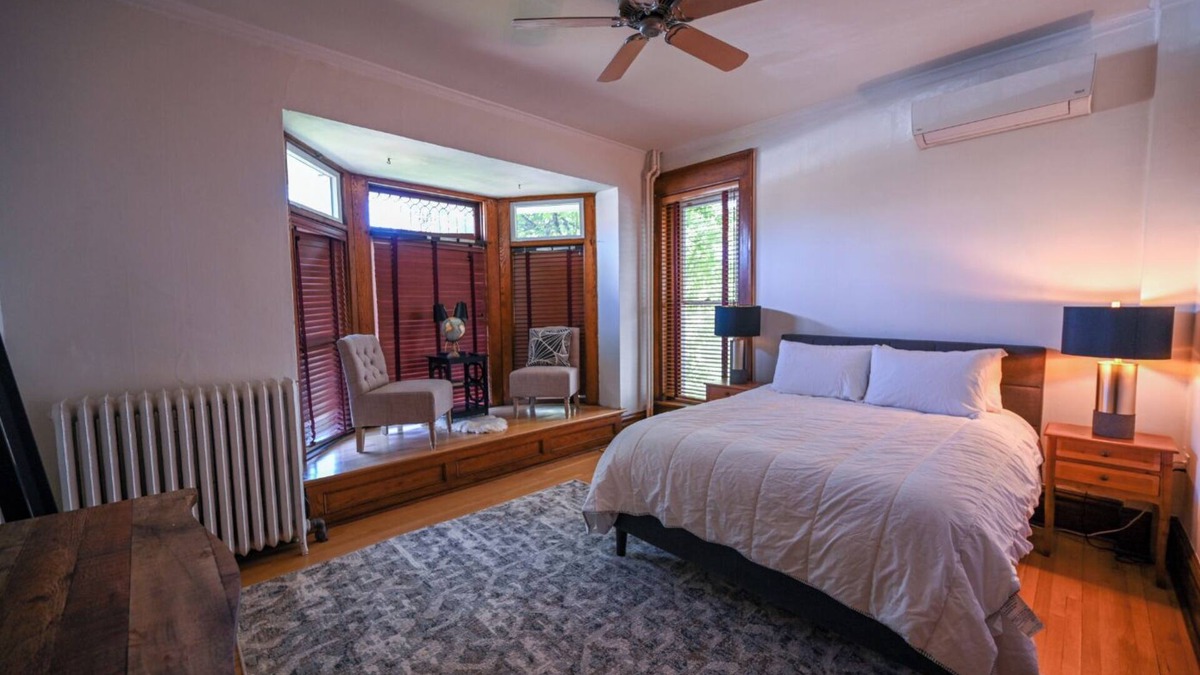 City Park Apartment | City Park Manor - Fully Furnished!