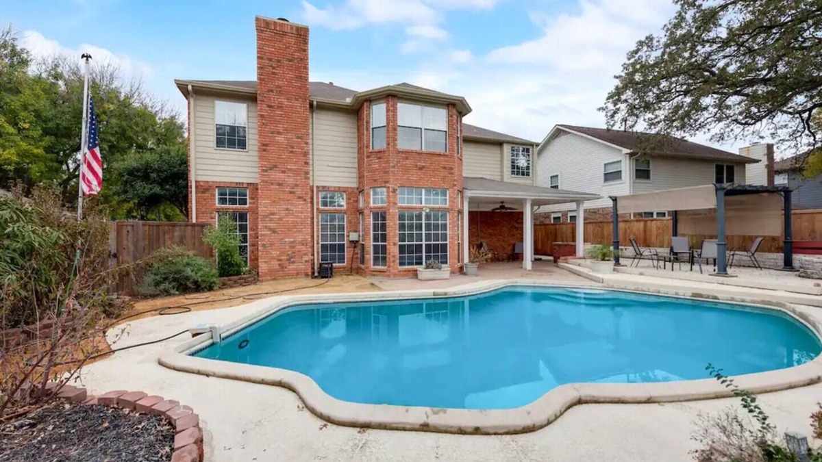Flower Mound House | City Retreat w/Pool & Near Lake