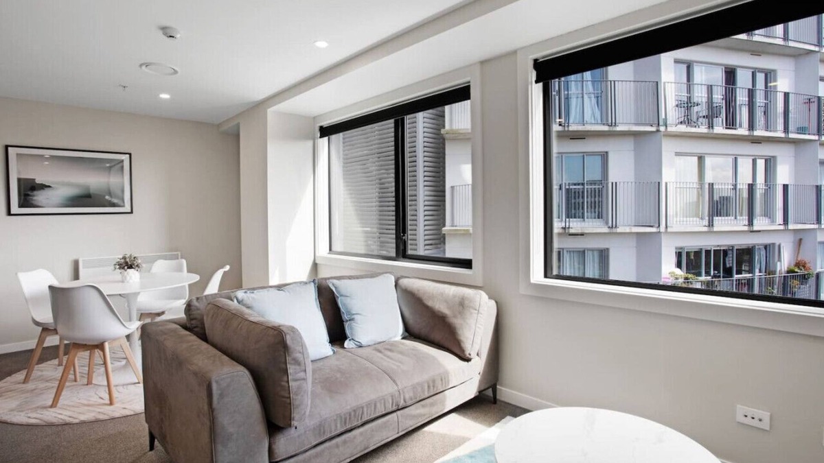 Newton Apartment | City Skyline Apartment near Myers Park
