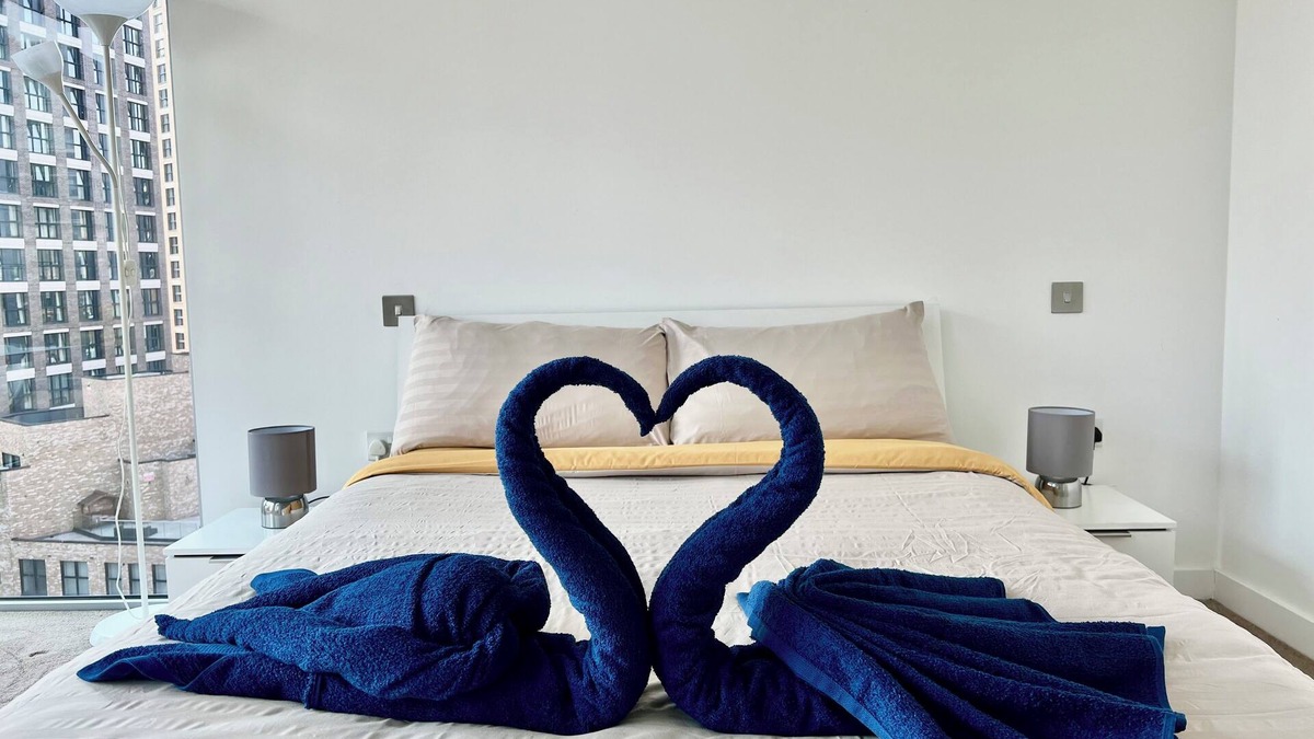Tower Hill Apartment | City & View 2 bedroom 3 bathroom apartment 5 min from tube