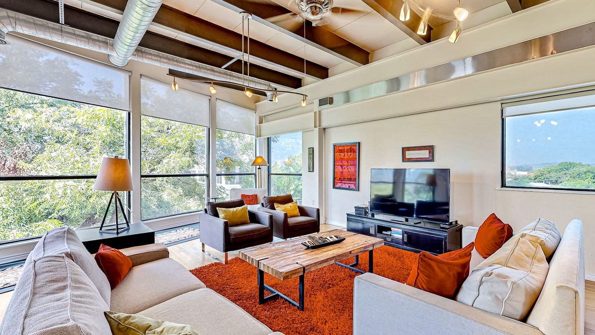 Clarksville House | City-View Austin Penthouse on West 6th Street Near Restaurants & Parks - Dogs OK