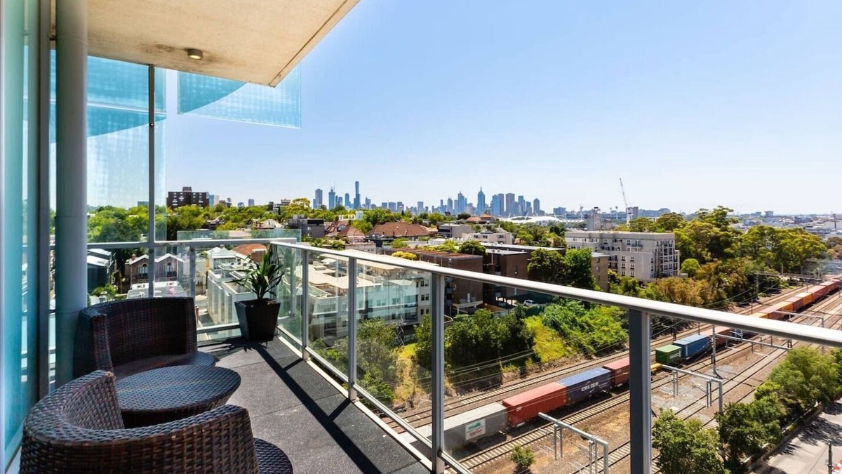 South Yarra Apartment | City View Chic in South Yarra with Parking