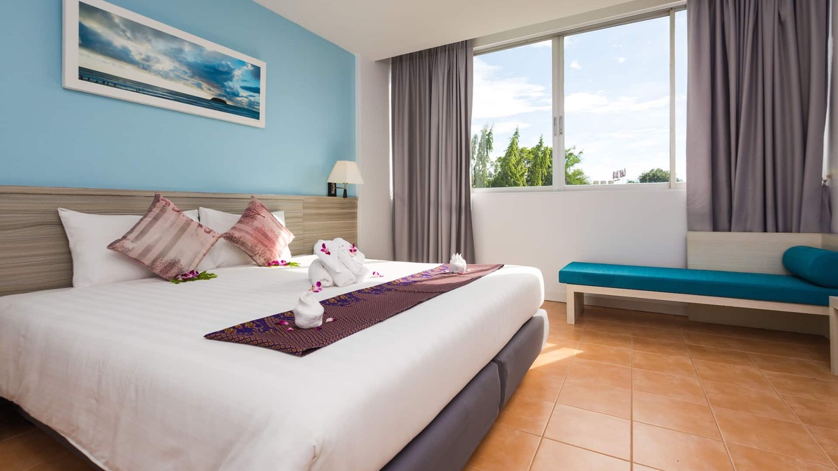 Karon Hotel | City View superior room #12, 3 mins to Karon beach