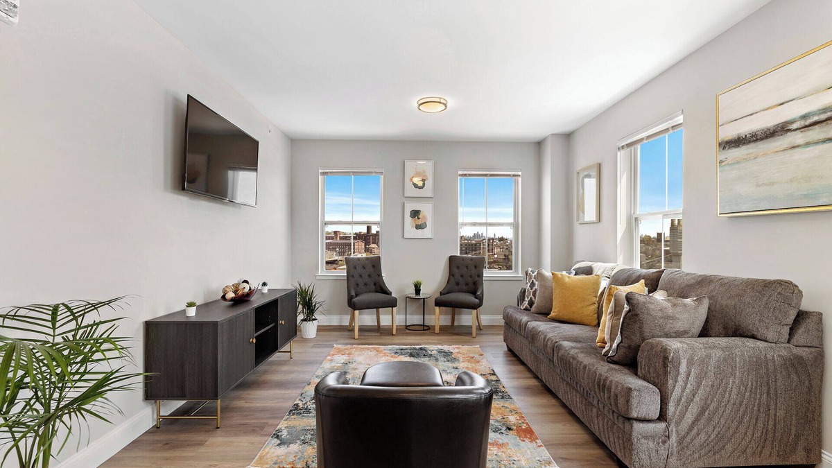 Newark Apartment | City Views 1BR Free-Parking- Close to NYC