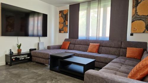 Zagreb Apartment | CityLights & WineCountryDelights
