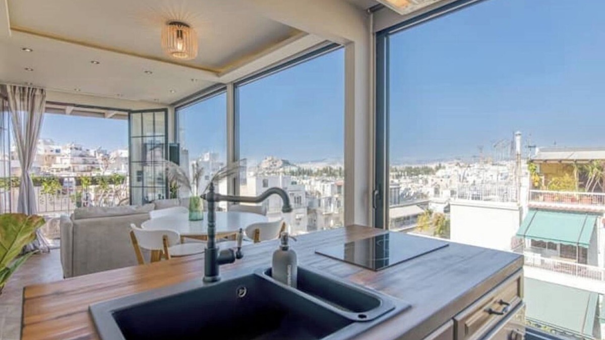 Pangrati Apartment | Cityscape Elegance Loft in Athensnn