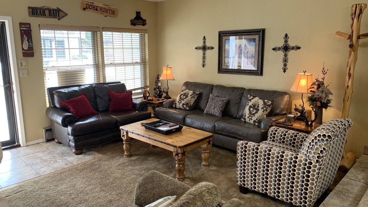 Red River Apartment | Claim Jumper #9 Townhouse with High Speed Wifi