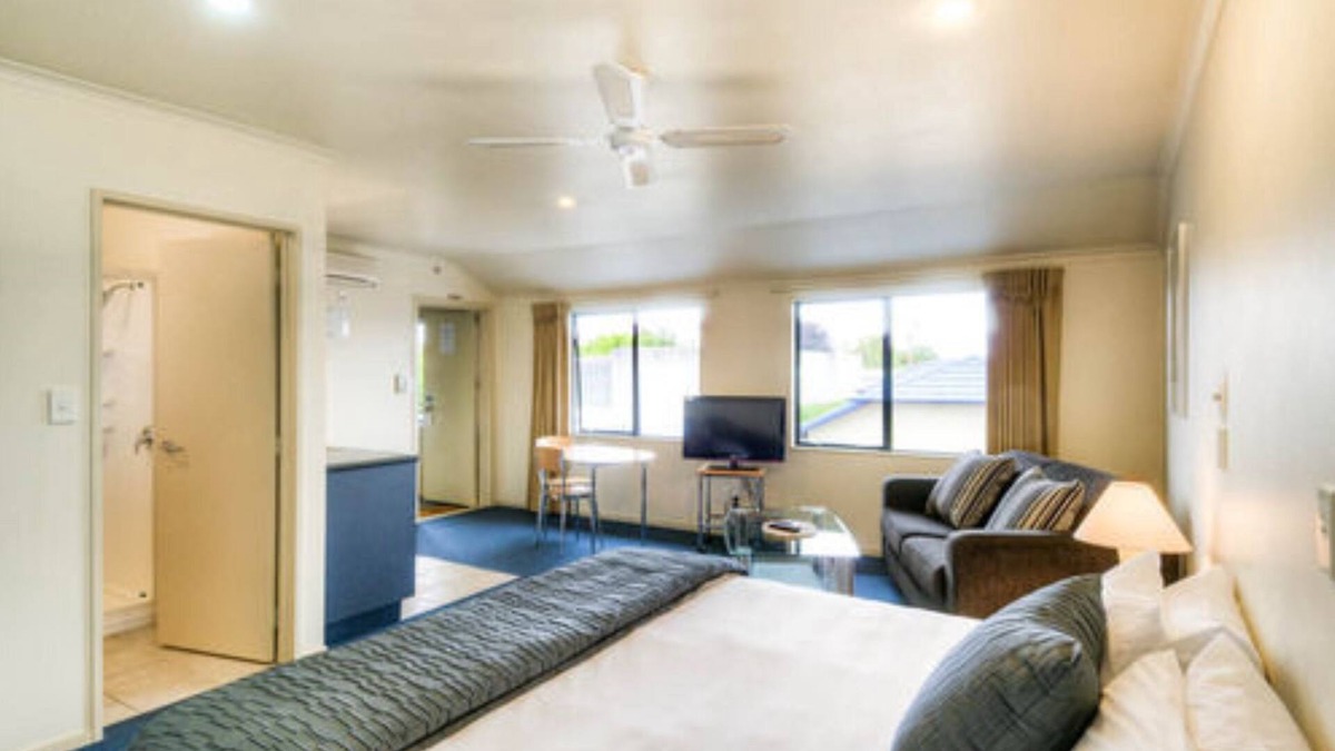 Hastings Hotel | Claremonte Motor Lodge
