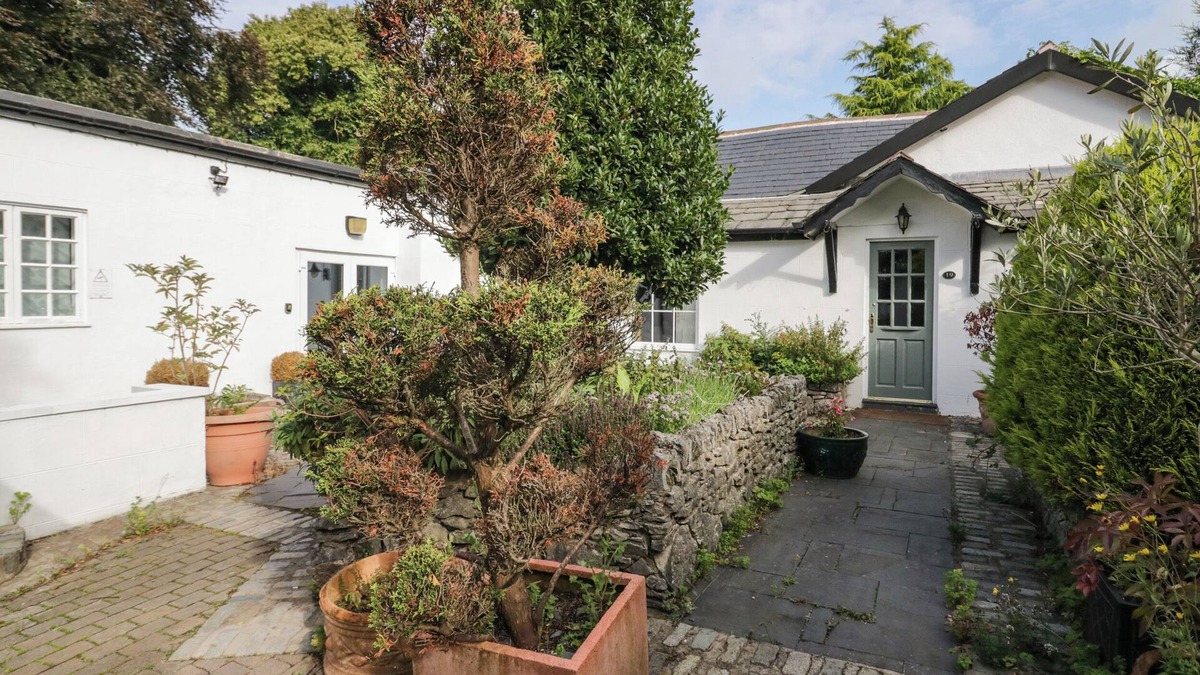 Dalton-in-Furness Cottage | CLARENCE HOUSE, pet friendly, with hot tub in Dalton-In-Furness