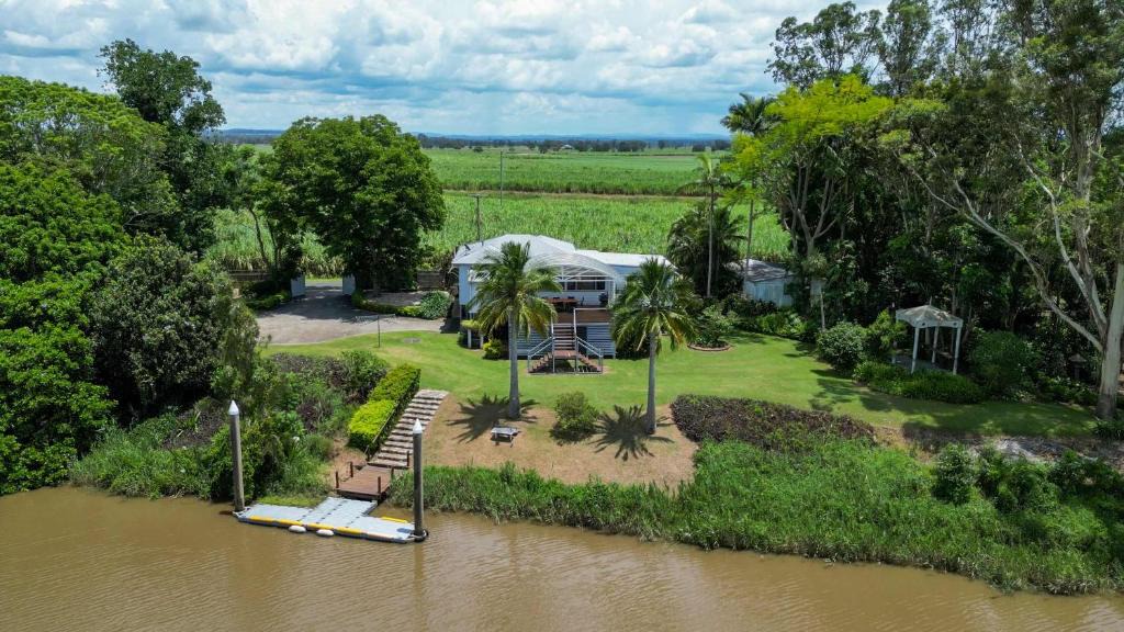 Lower Southgate House | Clarence River Retreat - Oceanstays - Farmstay & Jetty