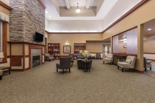 Williston Hotel | Clarion Hotel & Suites