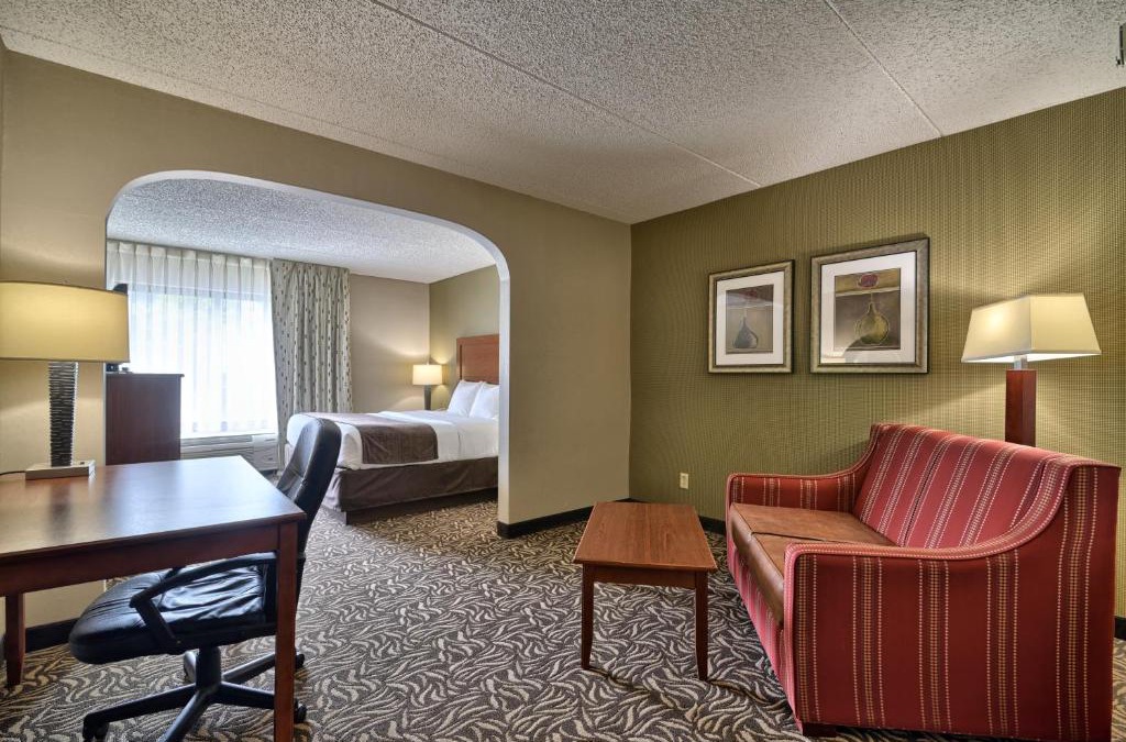 Cortland Hotel | Clarion Inn & Suites Cortland - University Area