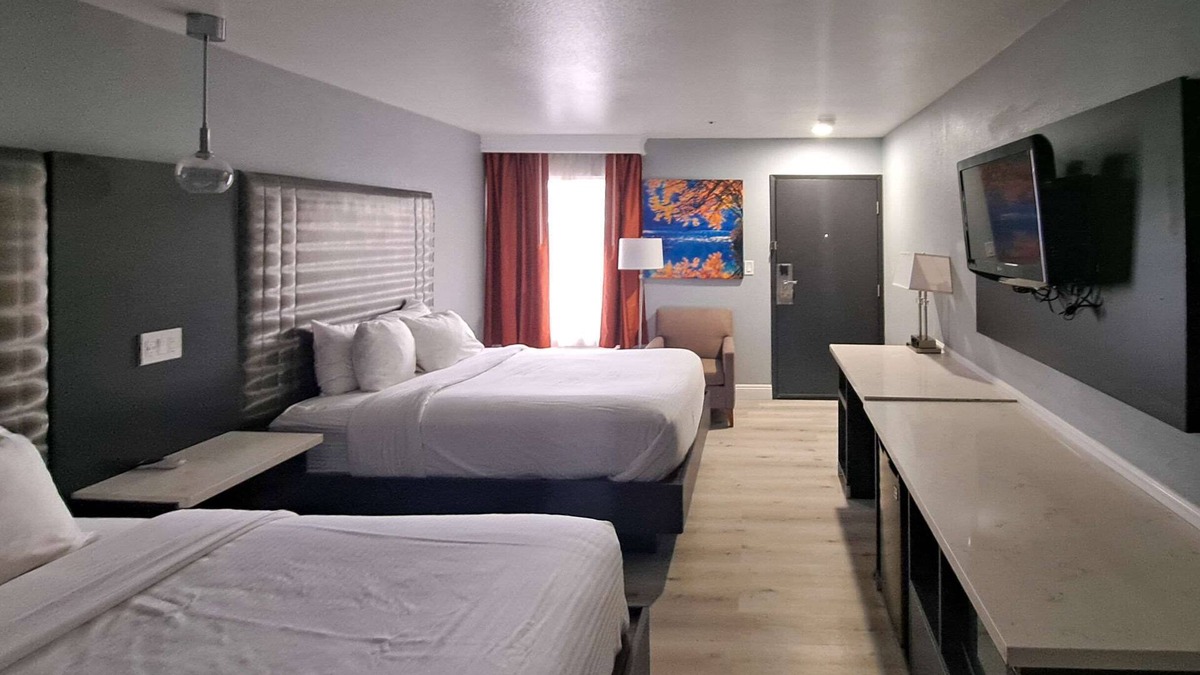 El Cajon Hotel | Clarion Pointe El Cajon San Diego East