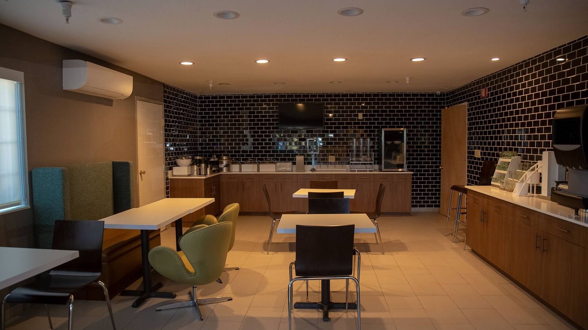 Plainfield Hotel | Clarion Pointe Indianapolis Airport