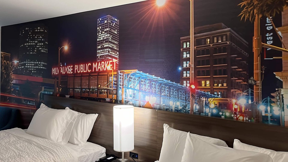 Milwaukee Hotel | Clarion Pointe Milwaukee Airport