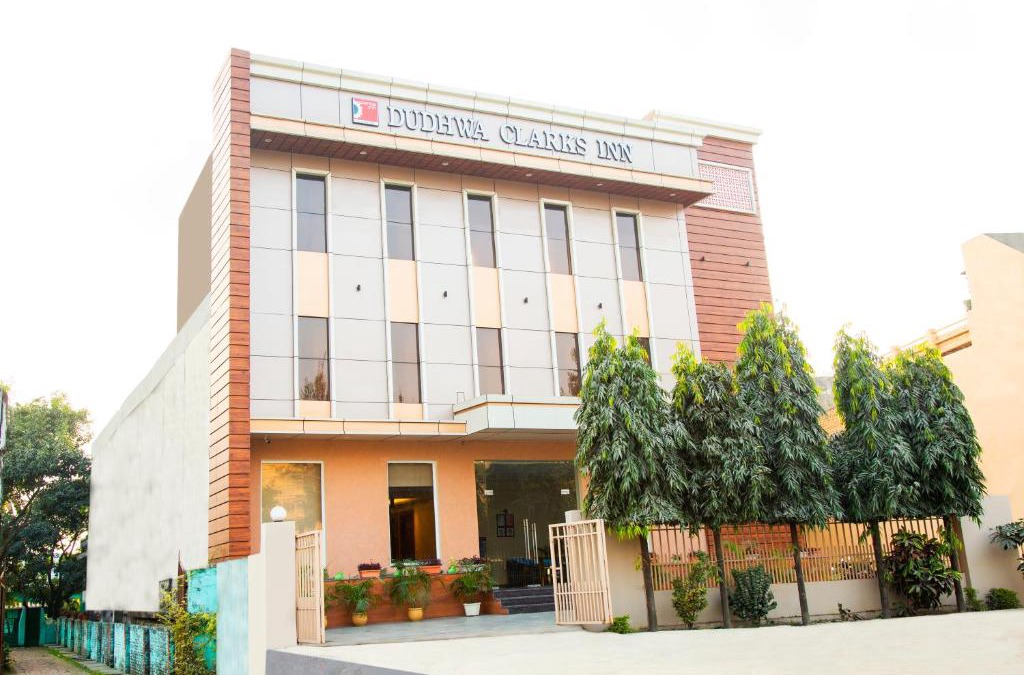 Palia Hotel | Clarks Inn Dudhwa