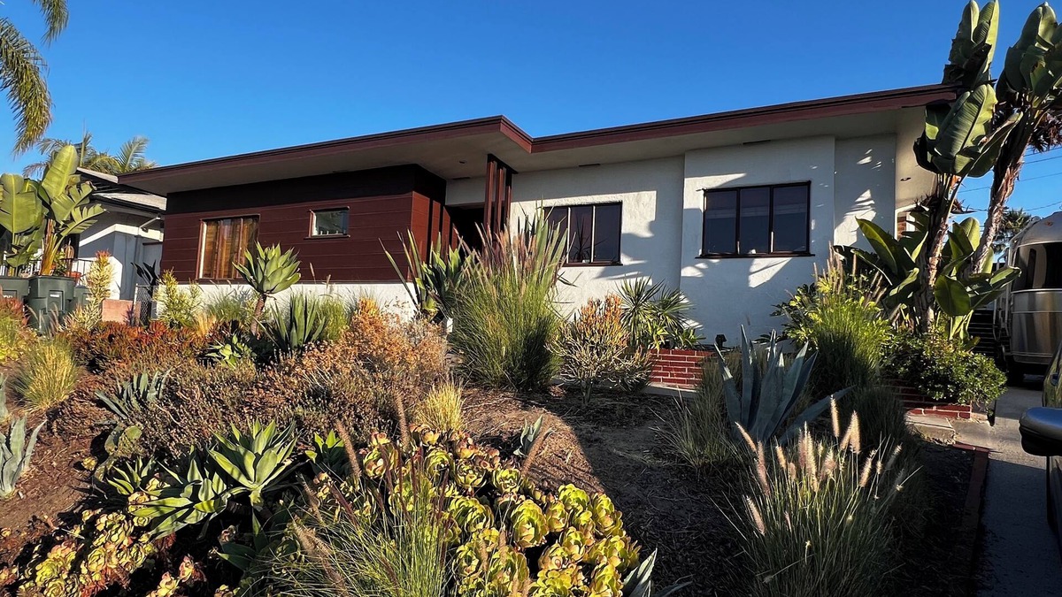 South Arroyo House | Classic 1950 Mid Century Modern Home in the San Rafael Hills