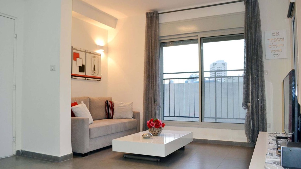 Tel Aviv Promenade Apartment | Classic 1BR in City Center near Beach by FeelHome