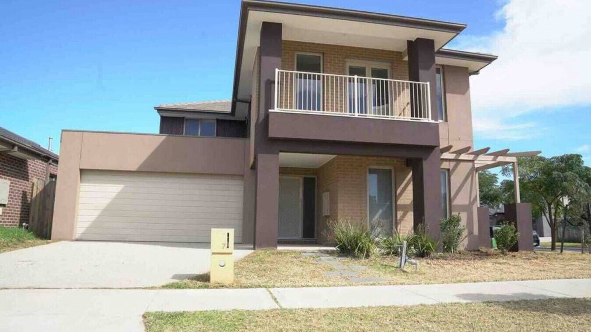 Williams Landing House | Classic 6BRM House in Williams Landing Diadem Melbourne